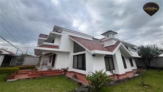 Villa Casa de Venta en Cuenca Ecuador sector Av. 10 de Agosto