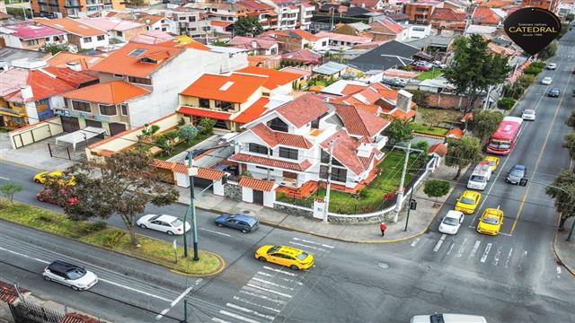 Villa Casa de Venta en Cuenca Ecuador sector Av. 10 de Agosto