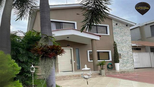 Villa Casa de Venta en Cuenca Ecuador sector Urb Los Angeles- Vía a la Costa