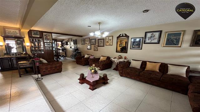 Villa Casa de Venta en Cuenca Ecuador sector Av. Hurtado de Mendoza