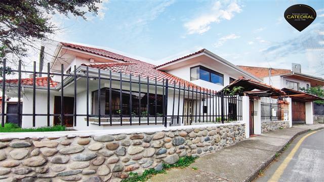 Villa Casa de Venta en Cuenca Ecuador sector Coliseo