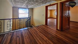Villa Casa de Venta en Cuenca Ecuador sector Parque de la Luz
