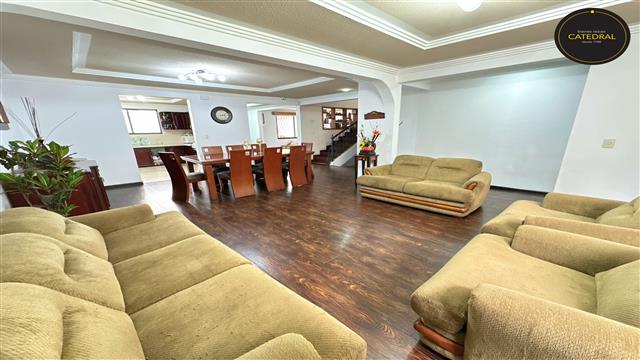 Villa Casa de Venta en Cuenca Ecuador sector Totoracocha