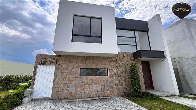 Villa Casa de Venta en Cuenca Ecuador sector Urb. La Costa- Samborondon