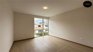 Villa Casa de Venta en Cuenca Ecuador sector Jardines del Rio