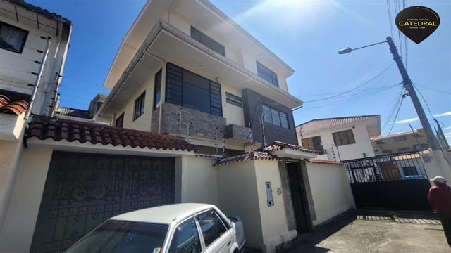 Villa Casa de Venta en Cuenca Ecuador sector Heroes de Verdeloma