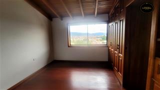 Villa Casa de Venta en Cuenca Ecuador sector UDA