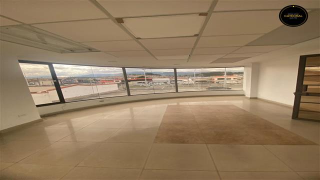 Local Comercial Oficina Edificio de Alquiler en Cuenca Ecuador sector Av. España Aeropuerto 