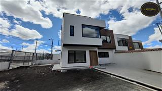 Villa Casa de Venta en Cuenca Ecuador sector Ricaurte
