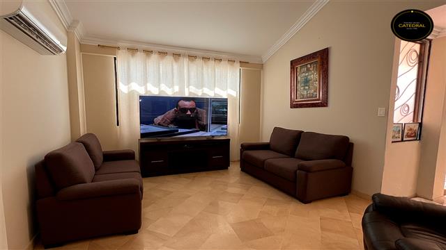Villa Casa de Venta en Cuenca Ecuador sector Urb. Polaris