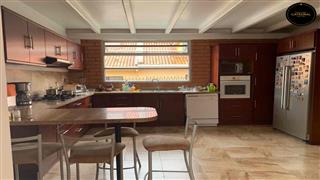 Villa Casa de Venta en Cuenca Ecuador sector Ciudadela de los ingenieros