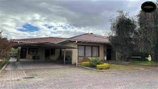 Villa Casa de Venta en Cuenca Ecuador sector Sector Jardines del Río