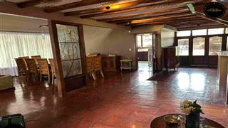 Villa Casa de Venta en Cuenca Ecuador sector Sector Jardines del Río