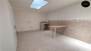 Villa Casa de Venta en Cuenca Ecuador sector Urbanización Rio Sol