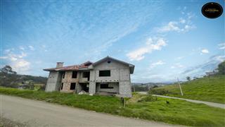 Villa Casa de Venta en Cuenca Ecuador sector EL VALLE