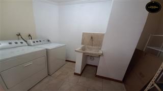 Departamento de Alquiler en Cuenca Ecuador sector Solano - Av. 10 De Agosto