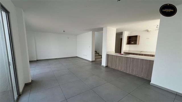 Villa Casa de Venta en Cuenca Ecuador sector Vía a la Costa (Modelo Amada)