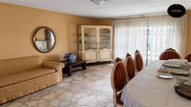 Villa Casa de Venta en Cuenca Ecuador sector Kennedy Vieja- Av. Francisco Boloña