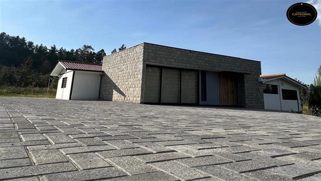 Villa Casa de Alquiler en Cuenca Ecuador sector El valle Zhidmad