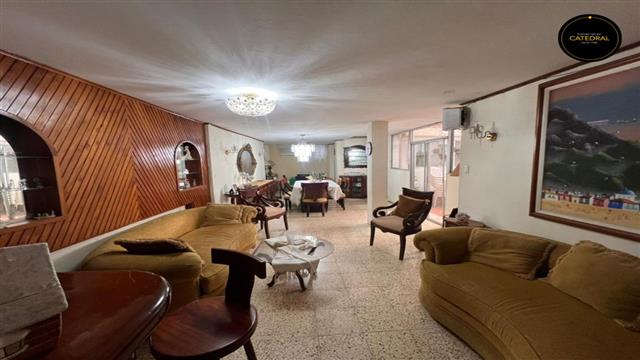 Villa Casa de Venta en Cuenca Ecuador sector Urdesa