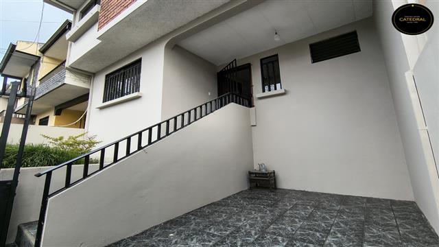Villa/Casa/Edificio de Venta en Cuenca Ecuador sector Paseo de los Cañaris