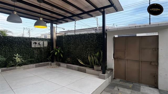 Villa Casa de Venta en Cuenca Ecuador sector Urdesa Central