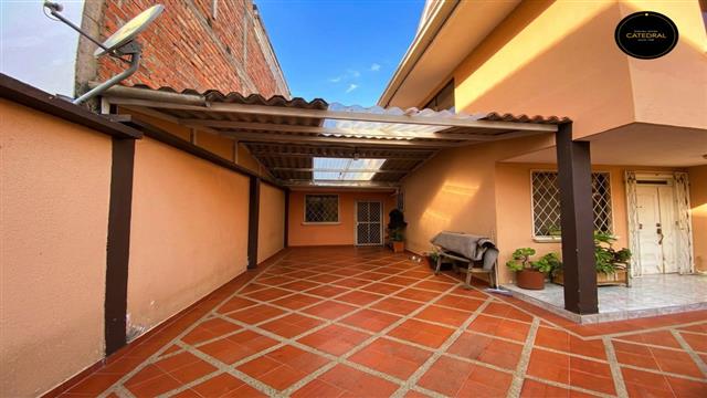 Villa Casa de Venta en Cuenca Ecuador sector Santa María de Sayausí 