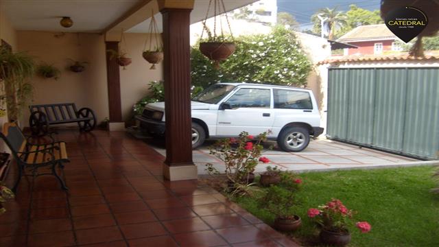 Villa Casa de Venta en Cuenca Ecuador sector Hotel Oro Verde