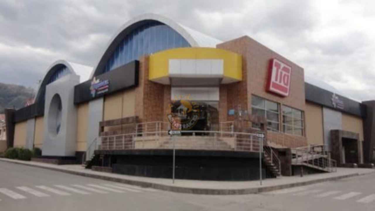 Local Comercial/Oficina de Venta en Cuenca Ecuador sector Gualaceo